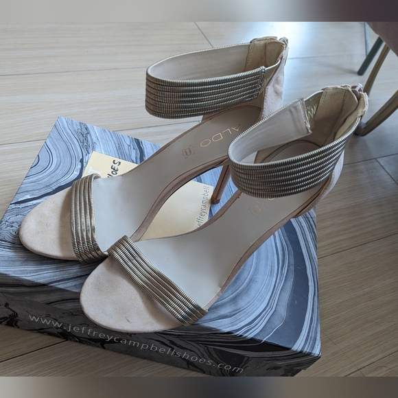 ALDO Suede Heels - Picture 2 of 6